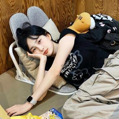 漂亮男孩直播中