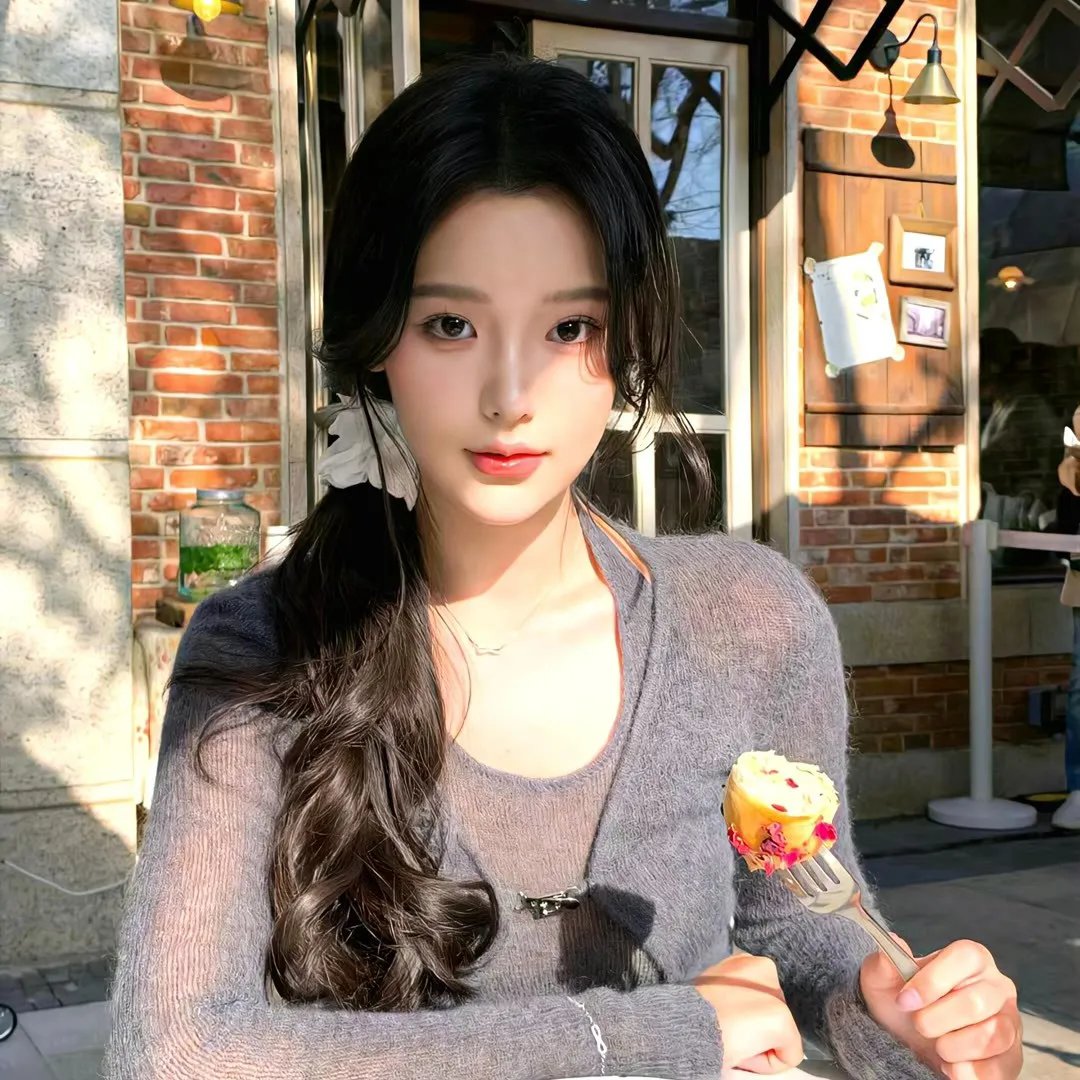 绿衣女子